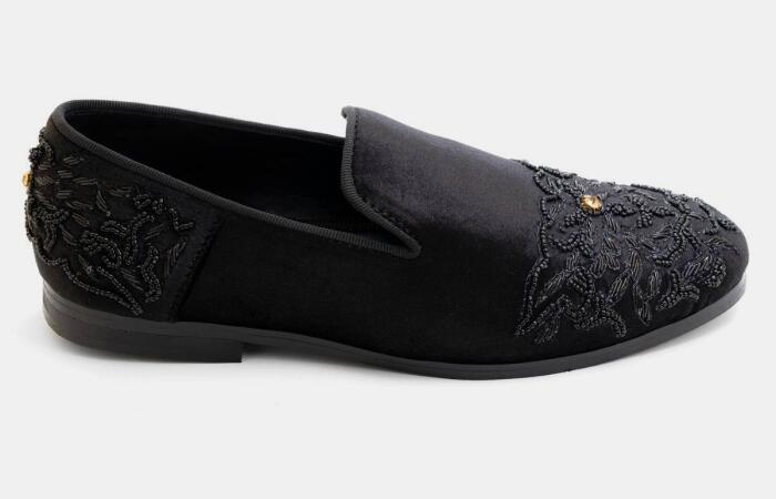 61% Off on Black on Black Zardozi Velvet Slip-On