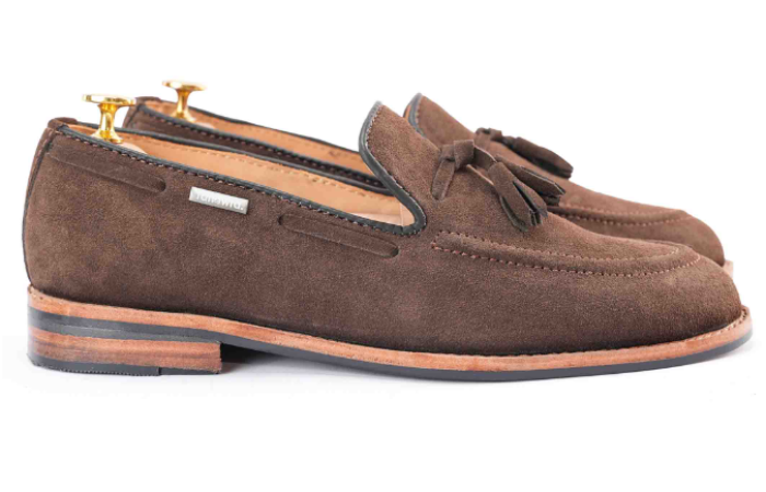 10% Off on Coffee Bean Brown 𝗛𝗮𝗻𝗱-𝗺𝗮𝗱𝗲 Tassel Loafer