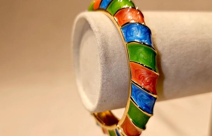 Tk150 OFF on Emerald Harmony Bangle